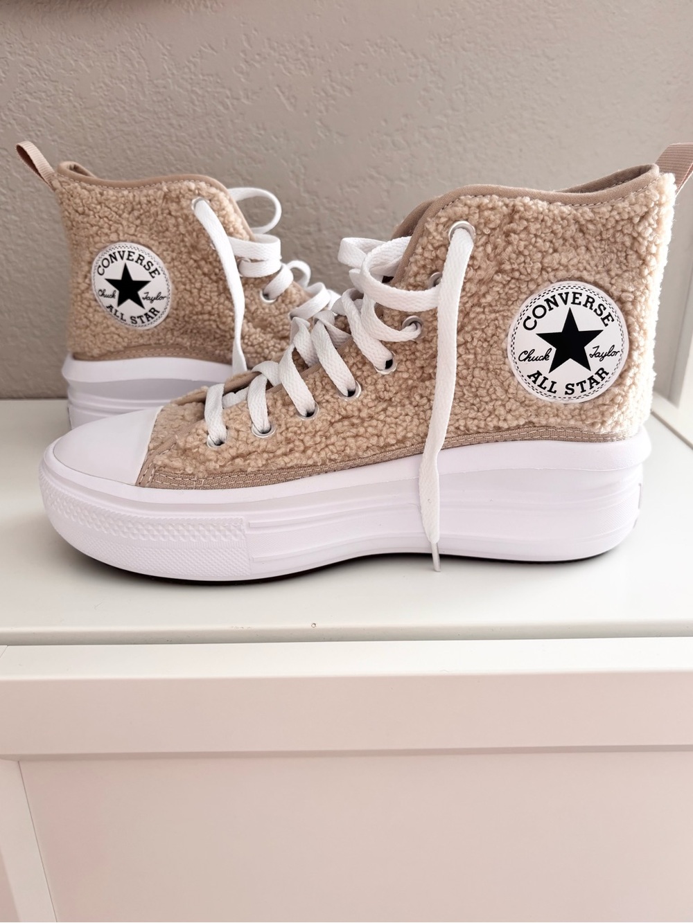 CONVERSE Sherpa Chuck Taylor All-Star Move Hi Platform Sz 5 Youth/ 6.5 W…